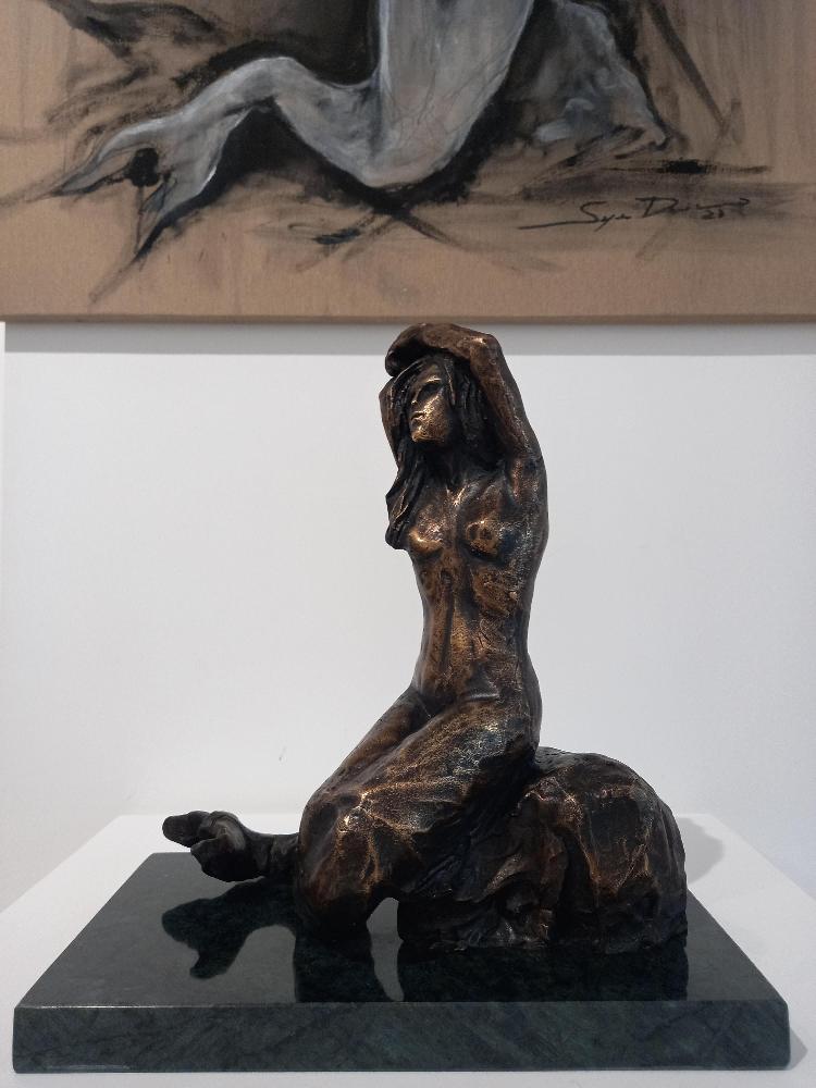 sirena__scultura_in_bronzo_su_base_in_marmo__bronze_sculpture_on_marble_base__33x19x38_h_cm__13x7_4x15_inches.jpg